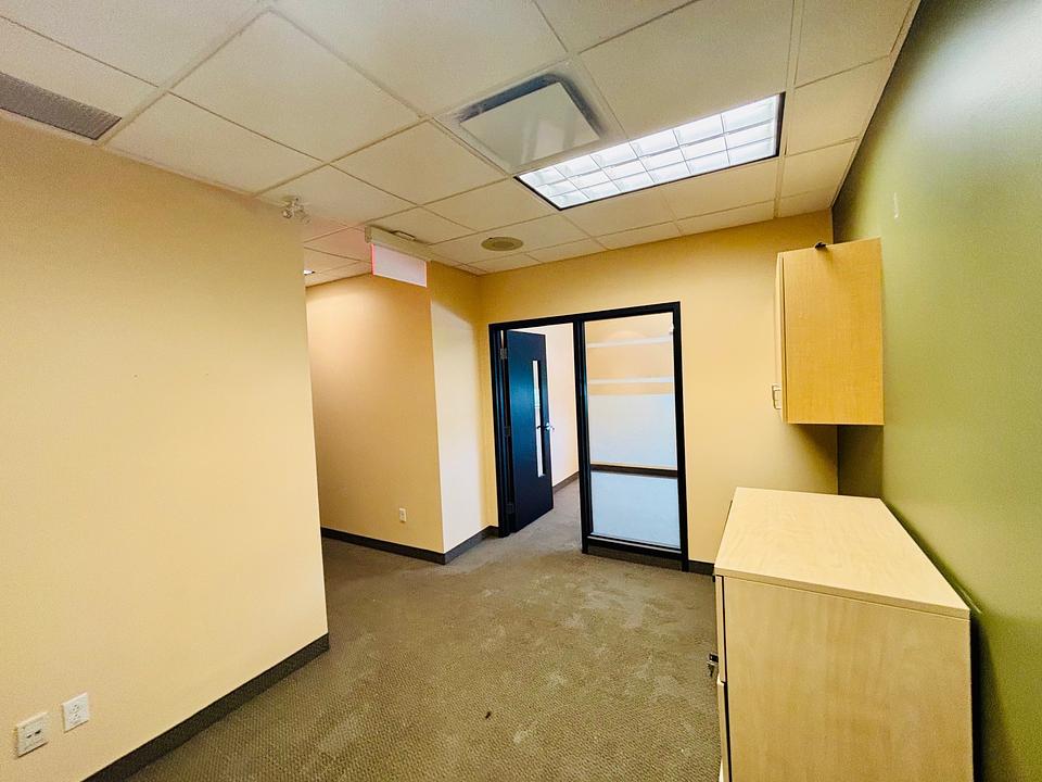 202 - 8129 Boulevard St-Michel, Montreal, QC