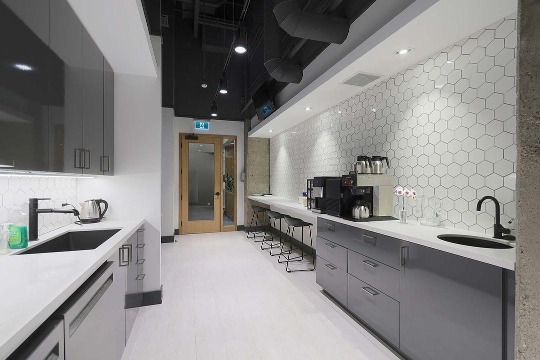 100 - 75 Huntley Street, Toronto, ON
