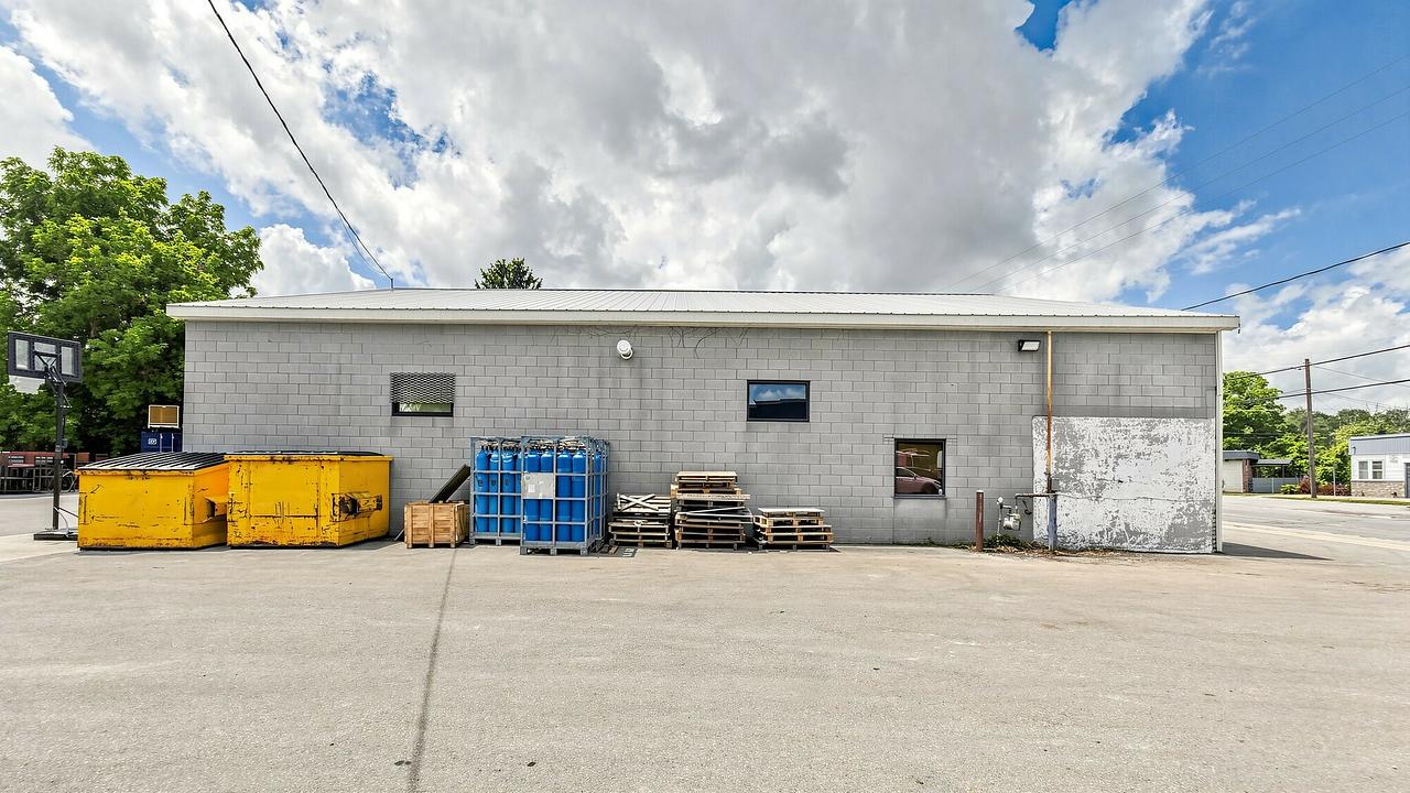 116 Main Street, Woodstock, ON