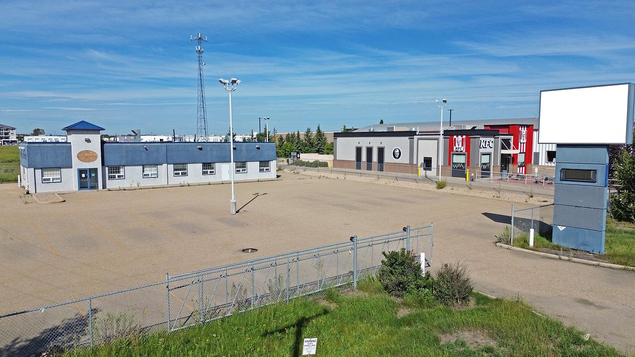 1 - 136 Leva Avenue, Red Deer County, AB