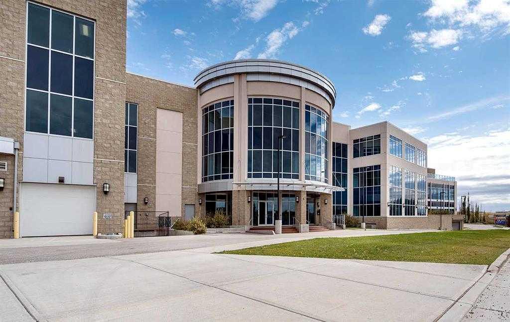 7136 11 Street Northeast, Calgary, AB