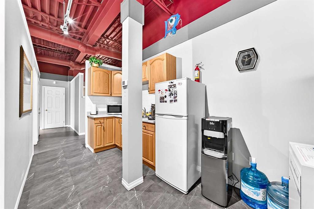 4722 1 Street Southwest, Calgary, AB