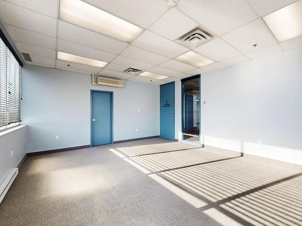 B - 1060 B Lorimar Drive, Mississauga, ON