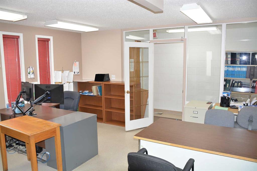 9910 97 Avenue, Peace River, AB