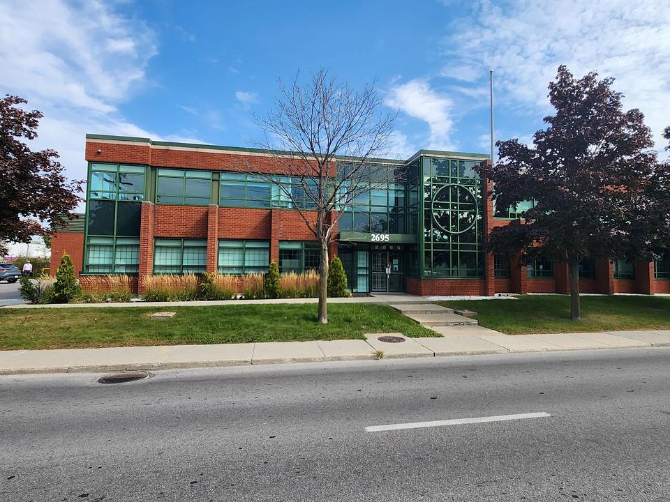 2695 Avenue Dollard, Montreal, QC