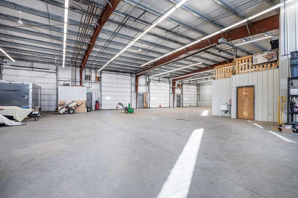 1,2,3 - 5914 51 Avenue, Lloydminster, AB