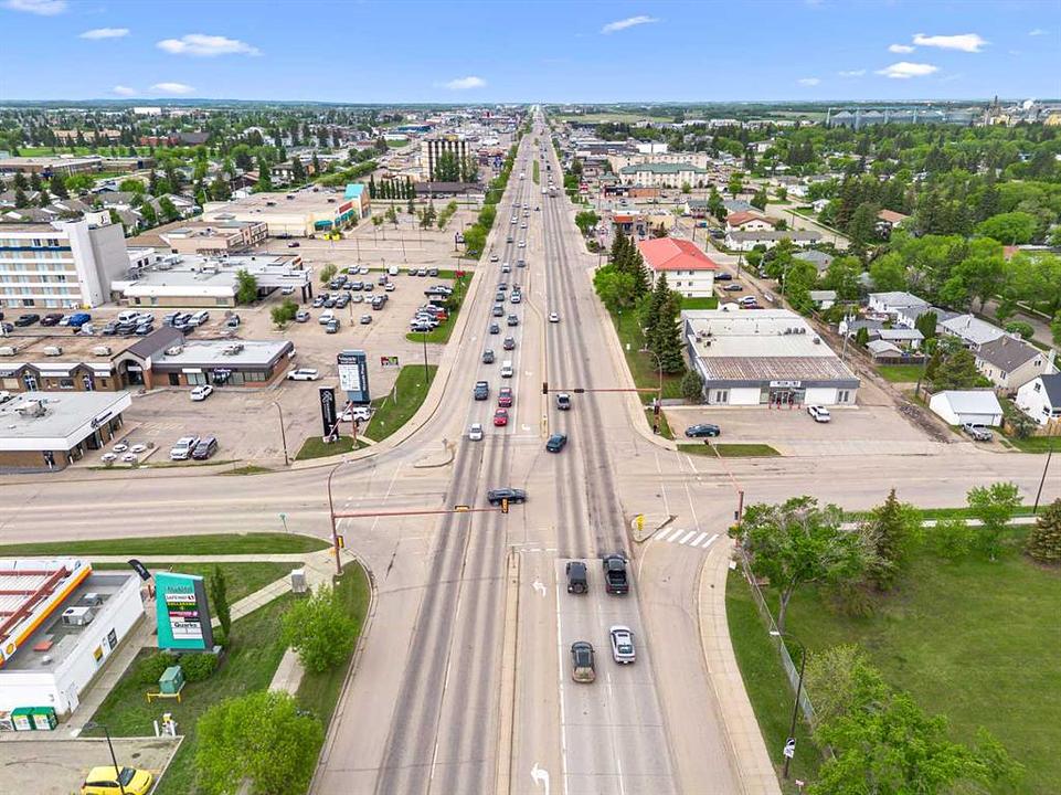 5402 44 Street, Lloydminster, AB