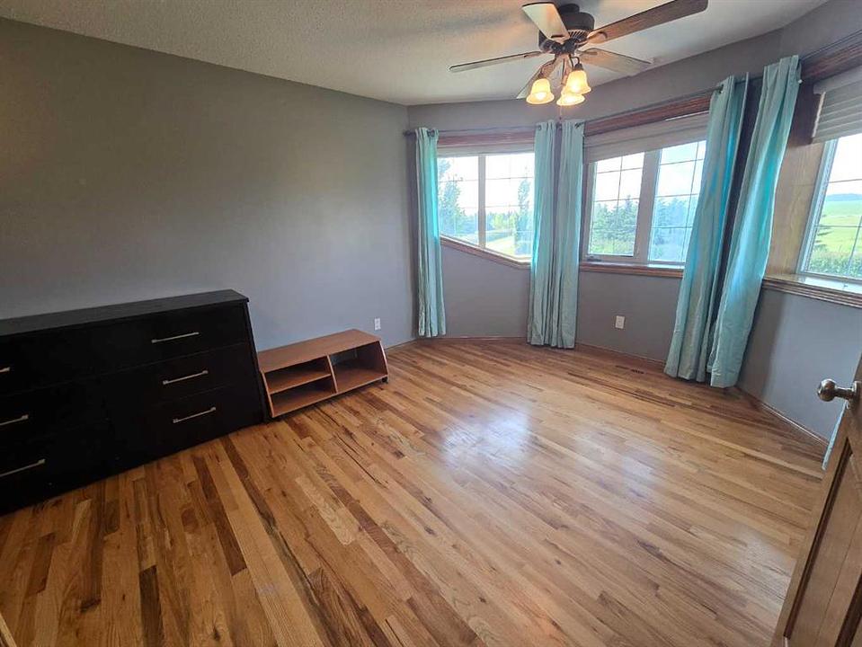 28244 Alberta 590, Innisfail, AB