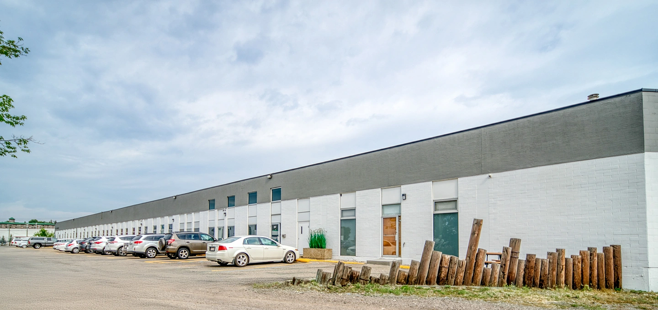 551 - 561 - 561 36 Avenue Southeast, Calgary, AB
