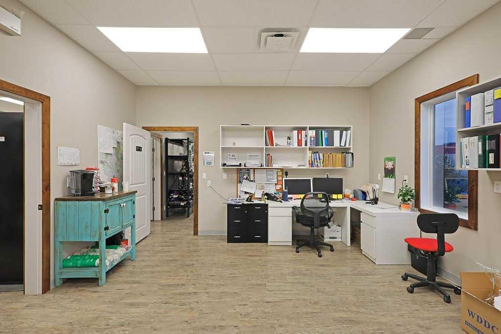 50 Upland Boulevard West, Brooks, AB