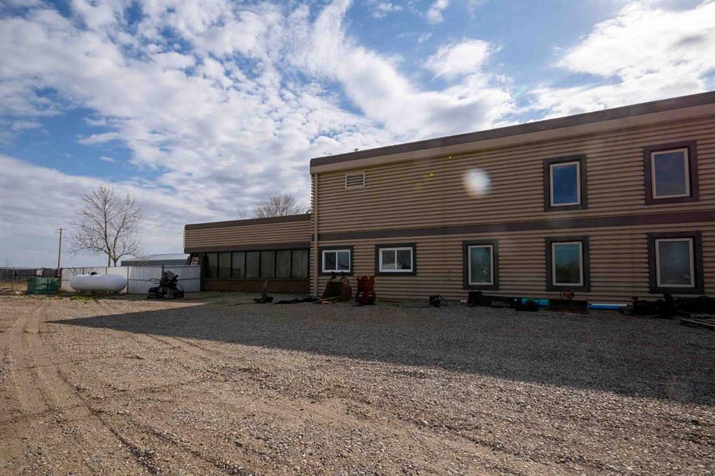 300e, Raymond, AB