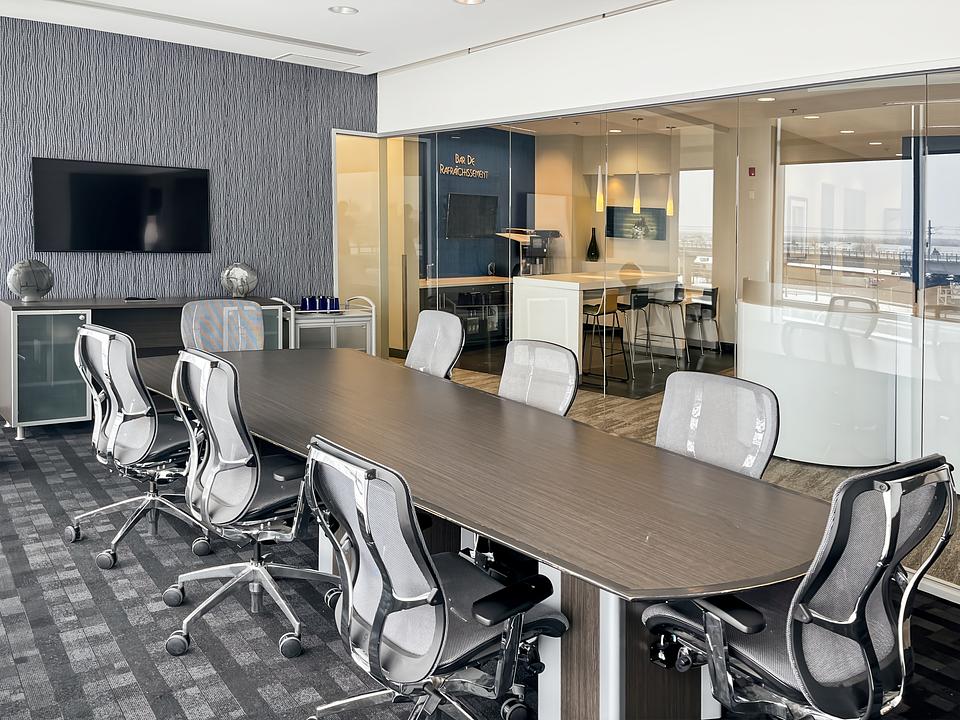 4th Floor - 6500 Route Transcanadienne, Pointe-Claire, QC