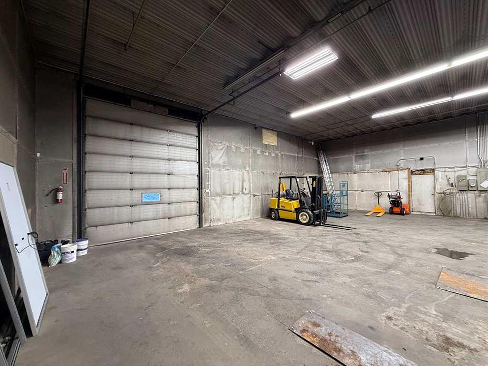 426 10 Street North, Lethbridge, AB