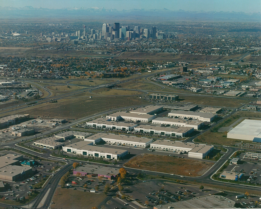 10 - 2151 32 Street Northeast, Calgary, AB
