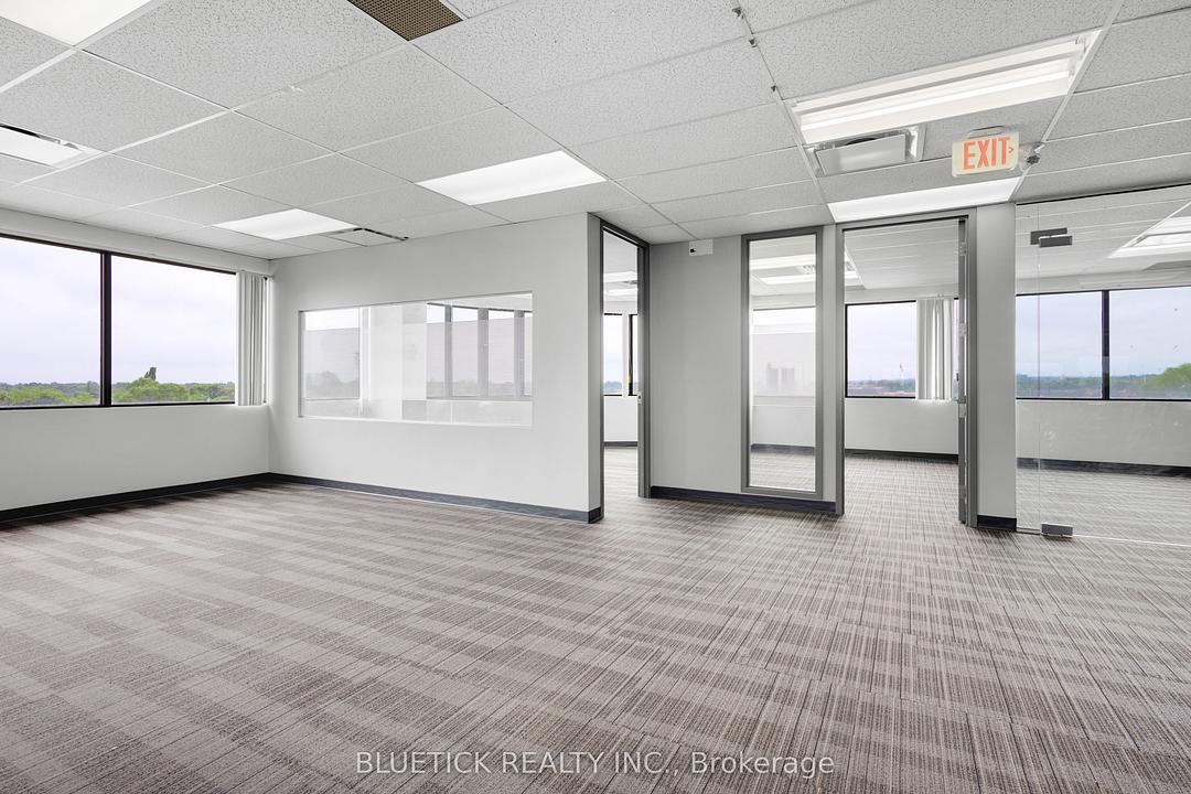 401 - 710 Dorval Drive, Oakville, ON