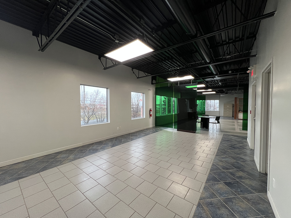 1477 Rue Nobel, Sainte-Julie, QC