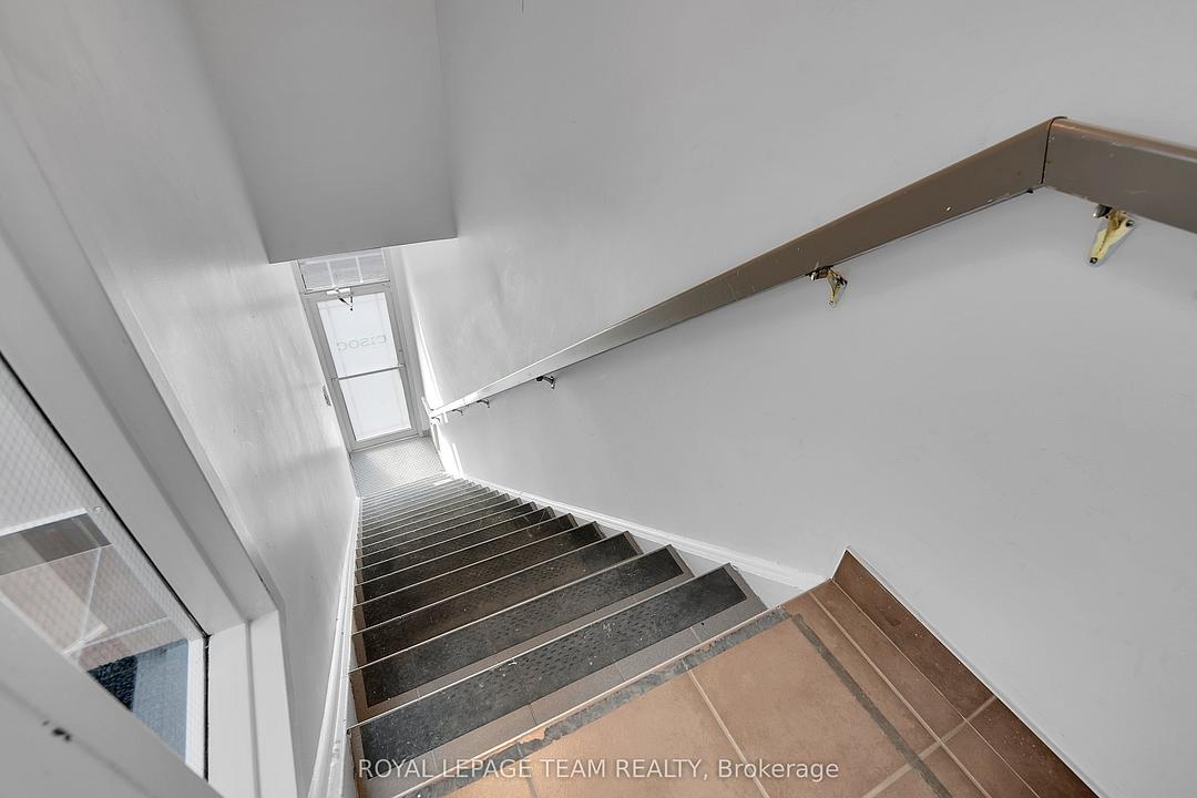 901 Somerset Street West, Ottawa, ON