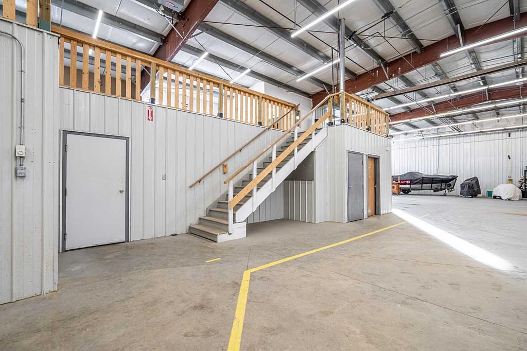 1,2,3 - 5914 51 Avenue, Lloydminster, AB