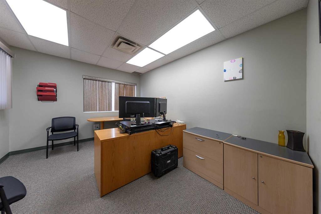 5912 50 Avenue, Lloydminster, AB