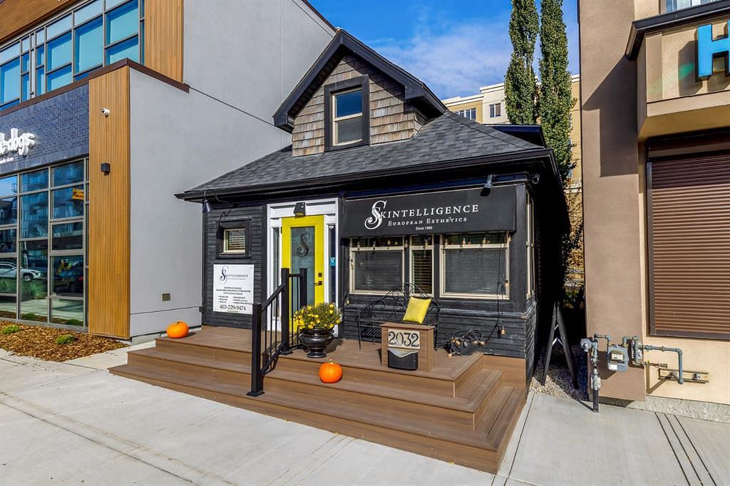 2032 34 Avenue Southwest, Calgary, AB