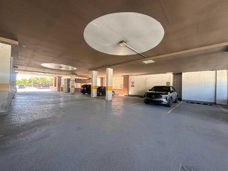 200 - 811 14 Street Northwest, Calgary, AB