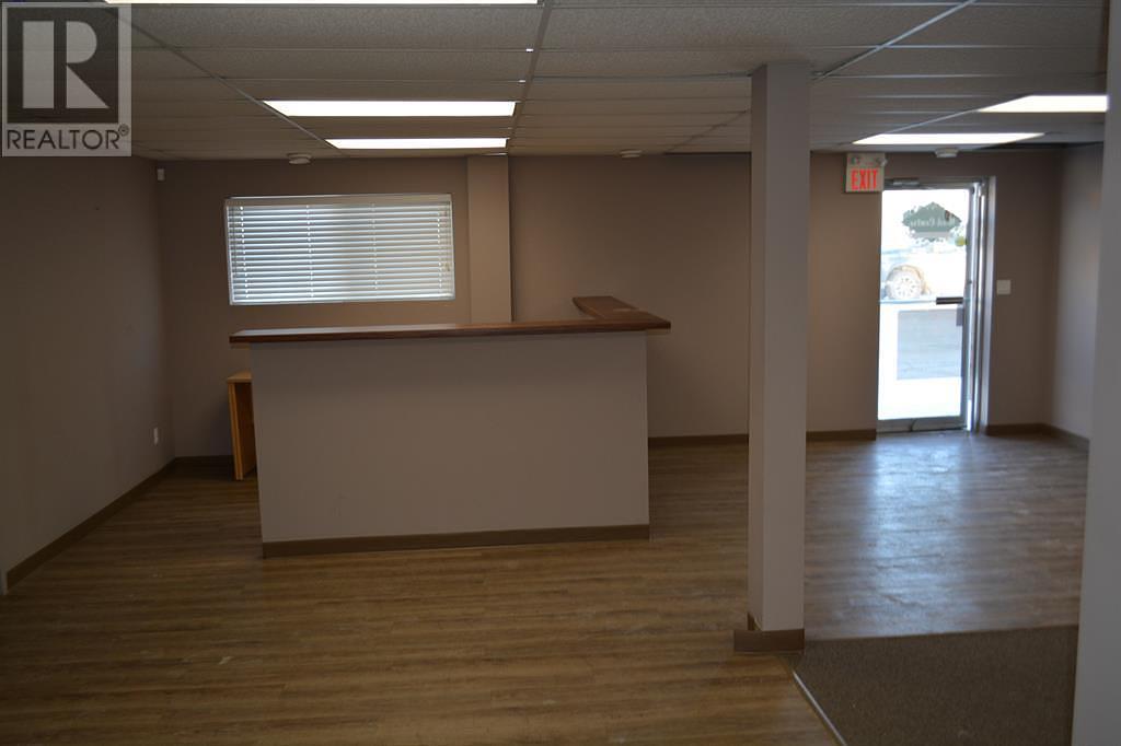 9615 90 Avenue, Peace River, AB