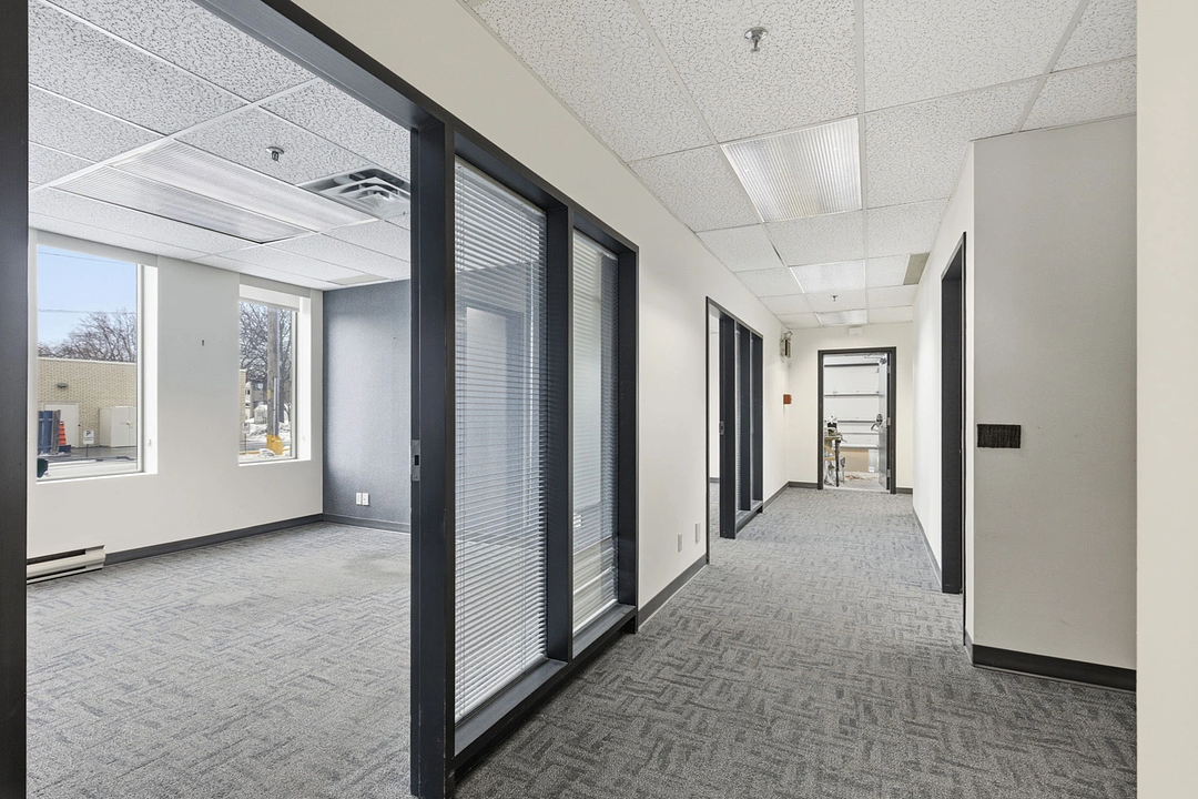 8162 - 8150 Boulevard Métropolitain Est, Montréal, QC