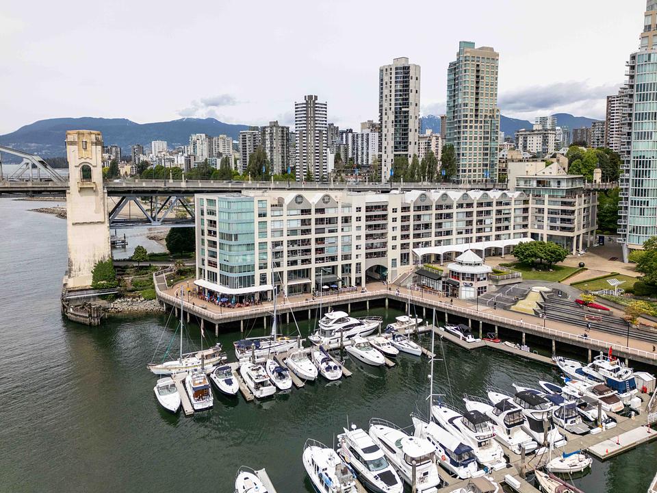 3 - 1010 Beach Avenue, Vancouver, BC