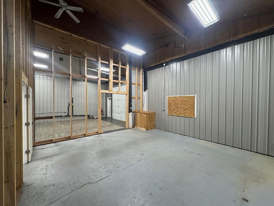 B - 6223 48 Avenue, Camrose, AB