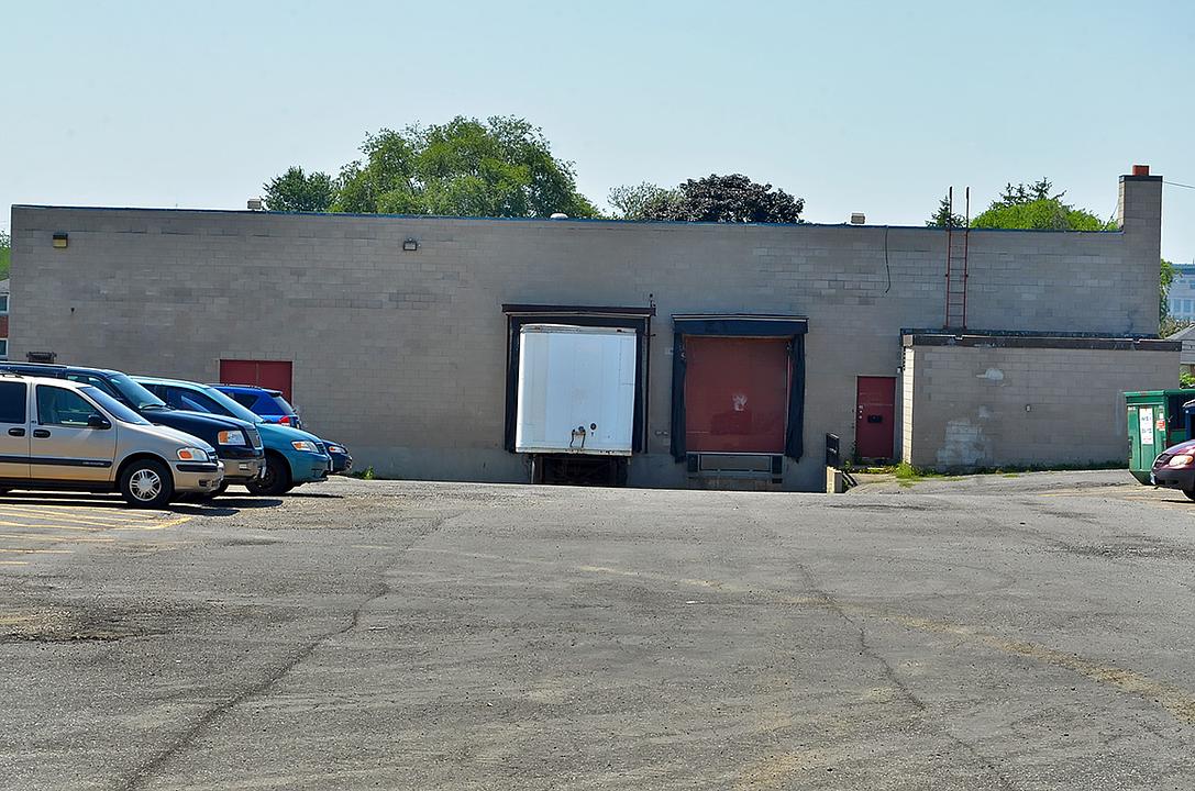 100 - Area 1 - 2481 Kaladar Ave, Ottawa, ON