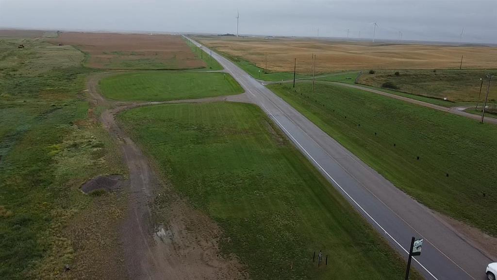 Railway Avenue South, Lomond, AB