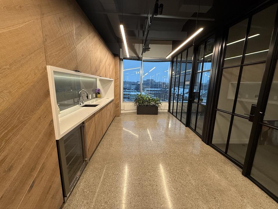 401 - 901 King Street West, Toronto, ON