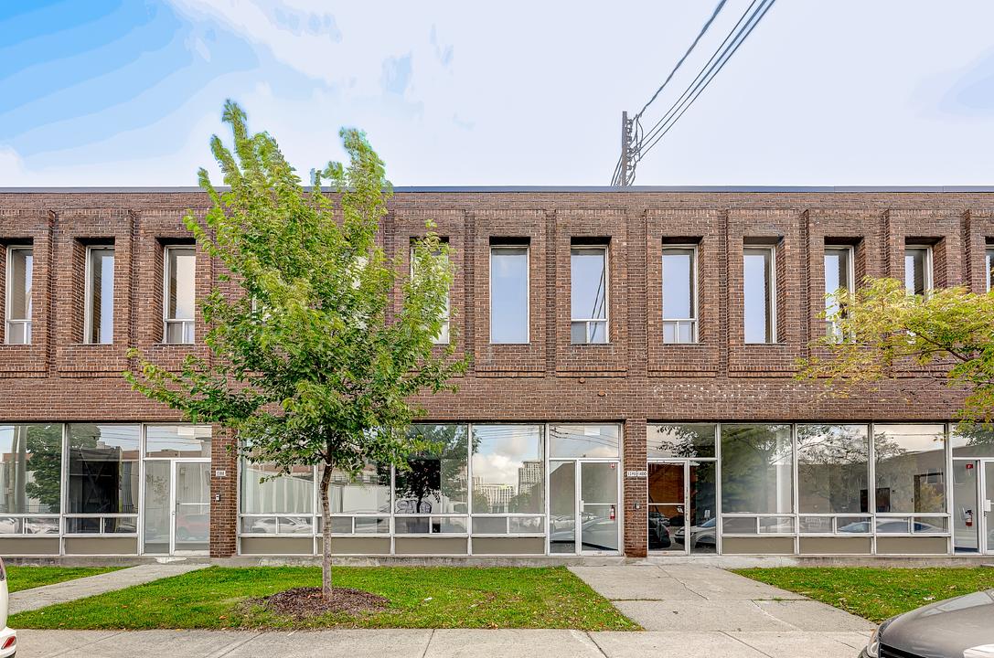 1380-1390 Rue Chabanel Ouest, Montréal, QC
