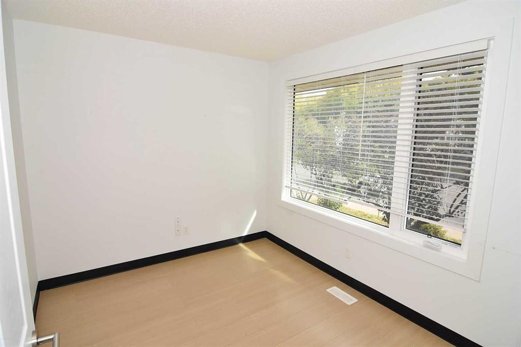 309 Main Street North, Airdrie, AB
