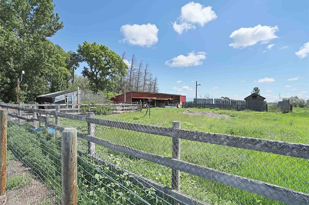 185077 RR153, Rural Newell, County of, AB