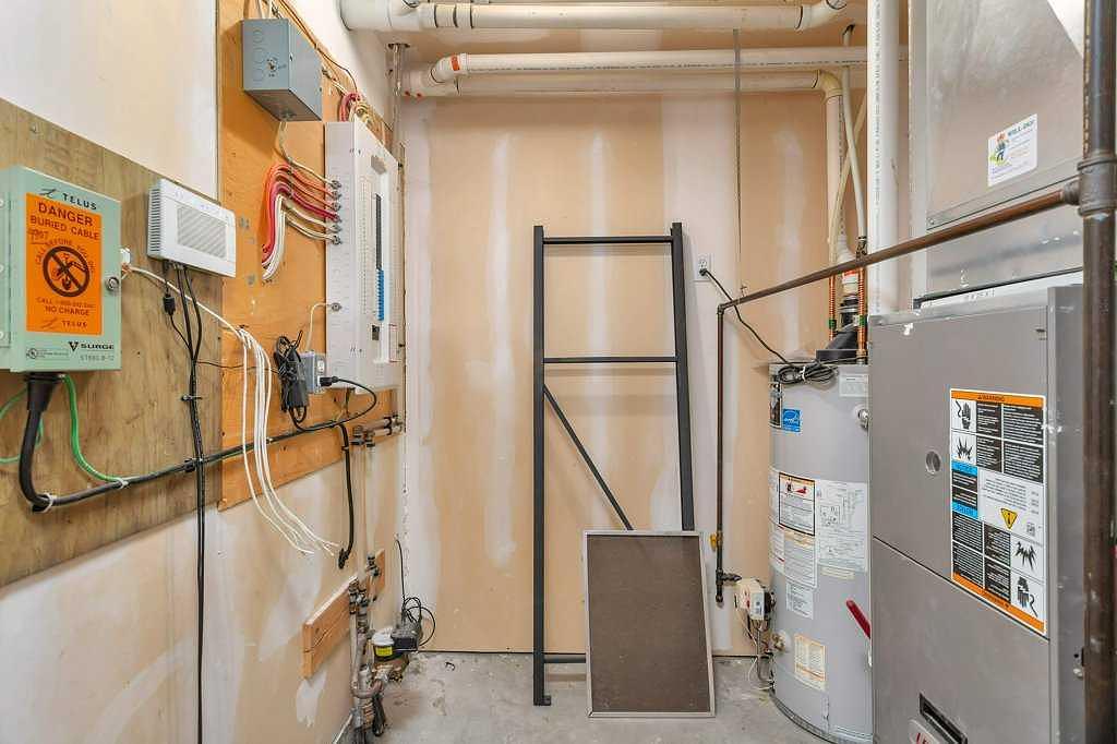 4911 50 Avenue, Eckville, AB