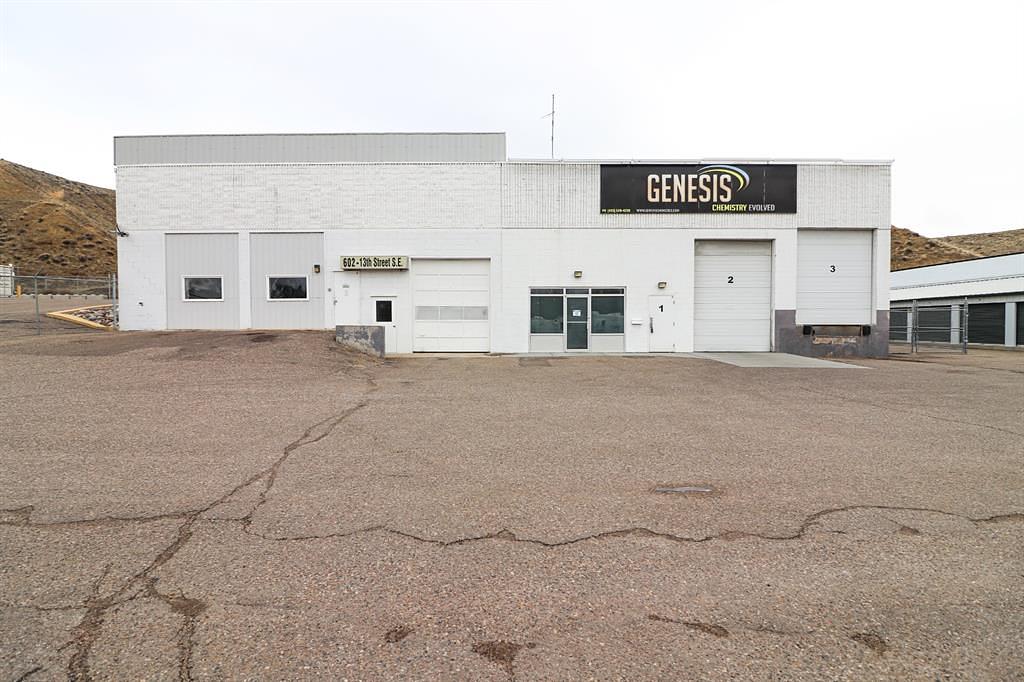 602 13 Street Southeast, Medicine Hat, AB