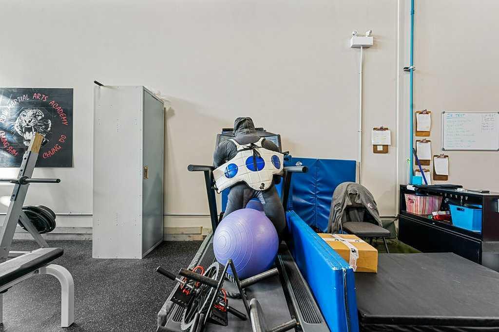 2 - 110 Commercial Drive, Calgary, AB