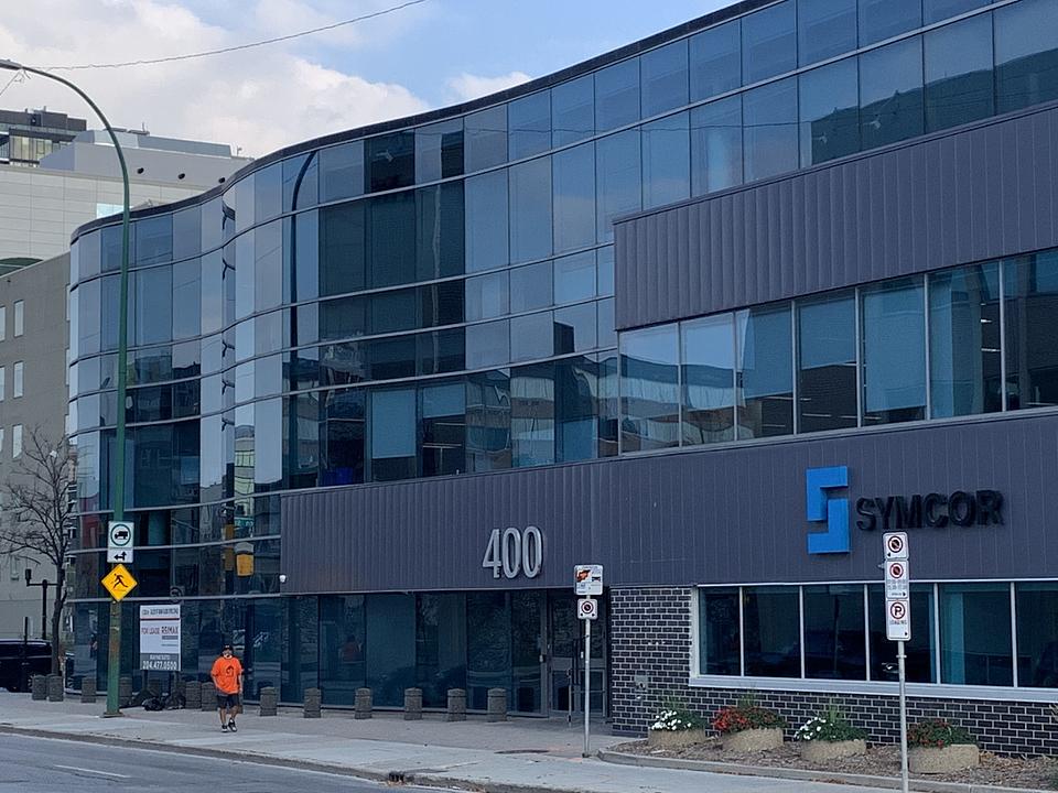 Main Flr - 400 Ellice Avenue, Winnipeg, MB