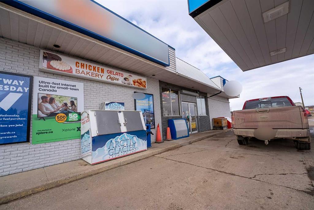 5702 2A Highway, Ponoka, AB