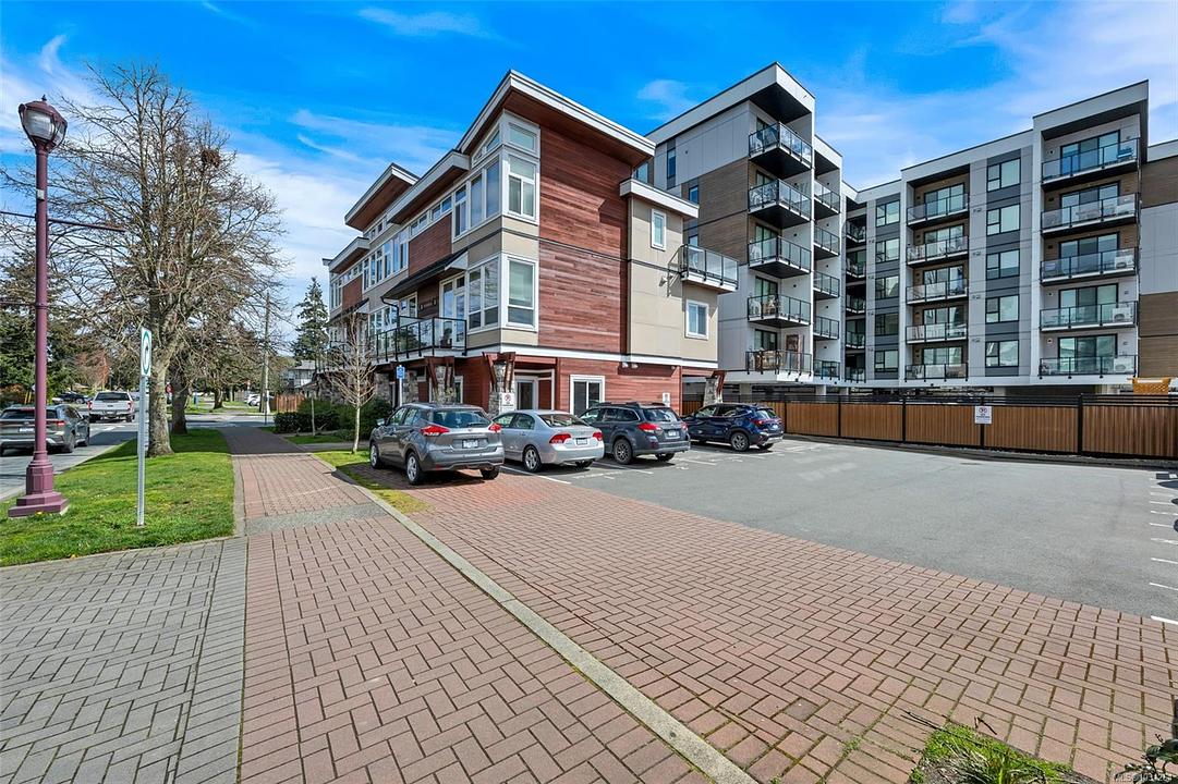 #111 - 689 Hoffman Avenue, Victoria, BC