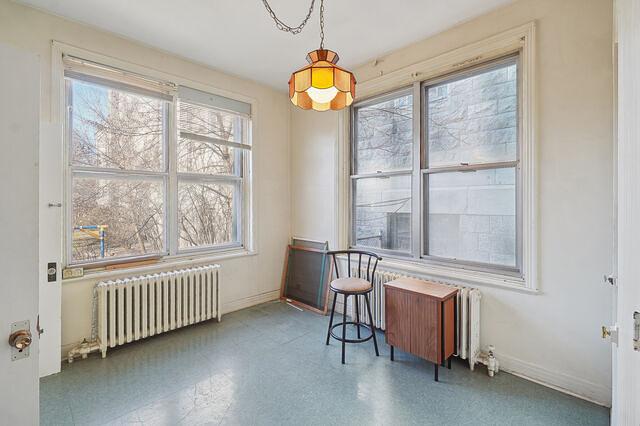 215 Rue de Castelnau East, Montréal, QC