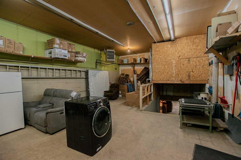 10012 100 Avenue, Grande Prairie, AB