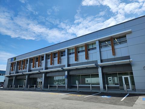 5000 Miller Rd, Richmond, BC