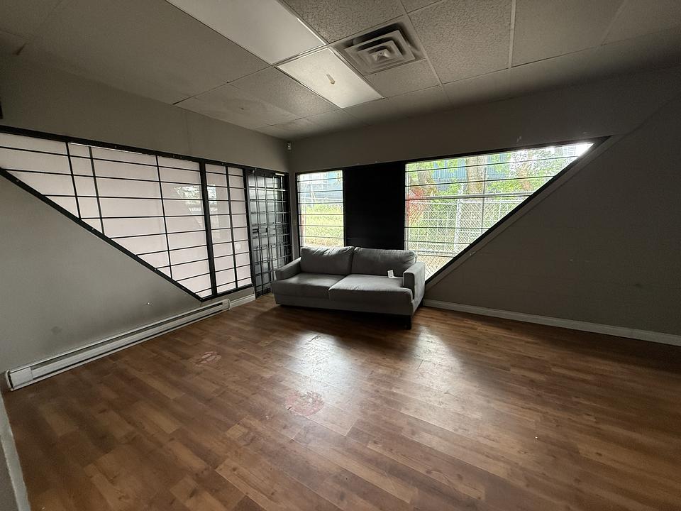 10755 City Parkway, Surrey, BC