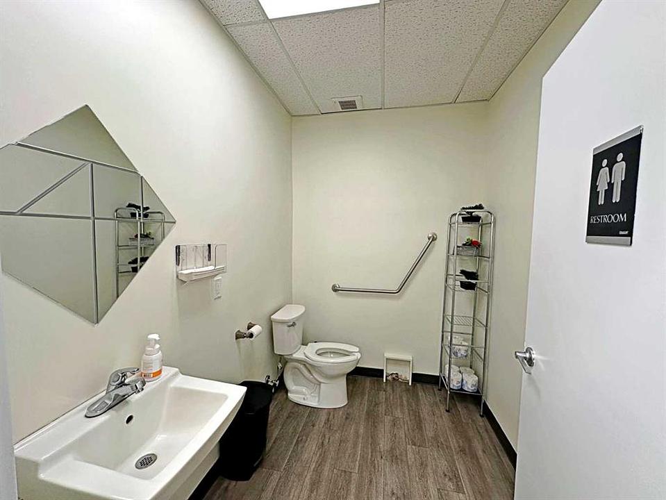 101 - 9906a Franklin Avenue, Fort McMurray, AB