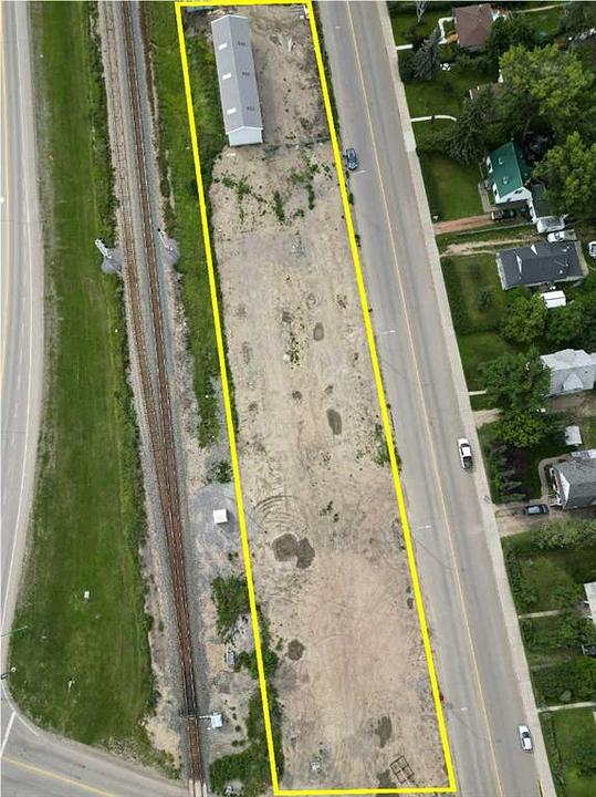 660 10 Avenue South, Carstairs, AB