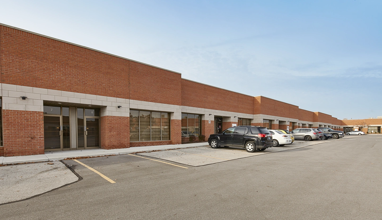 15 - 3190 Ridgeway Drive, Mississauga, ON