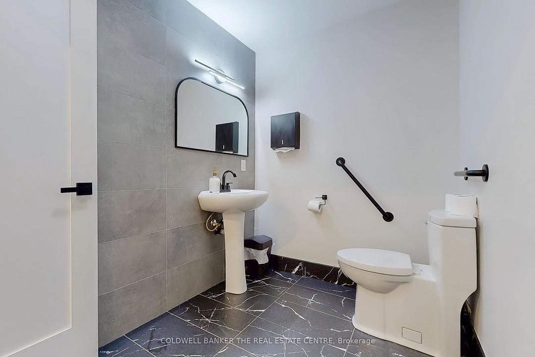 543 The Queensway South, Georgina, ON