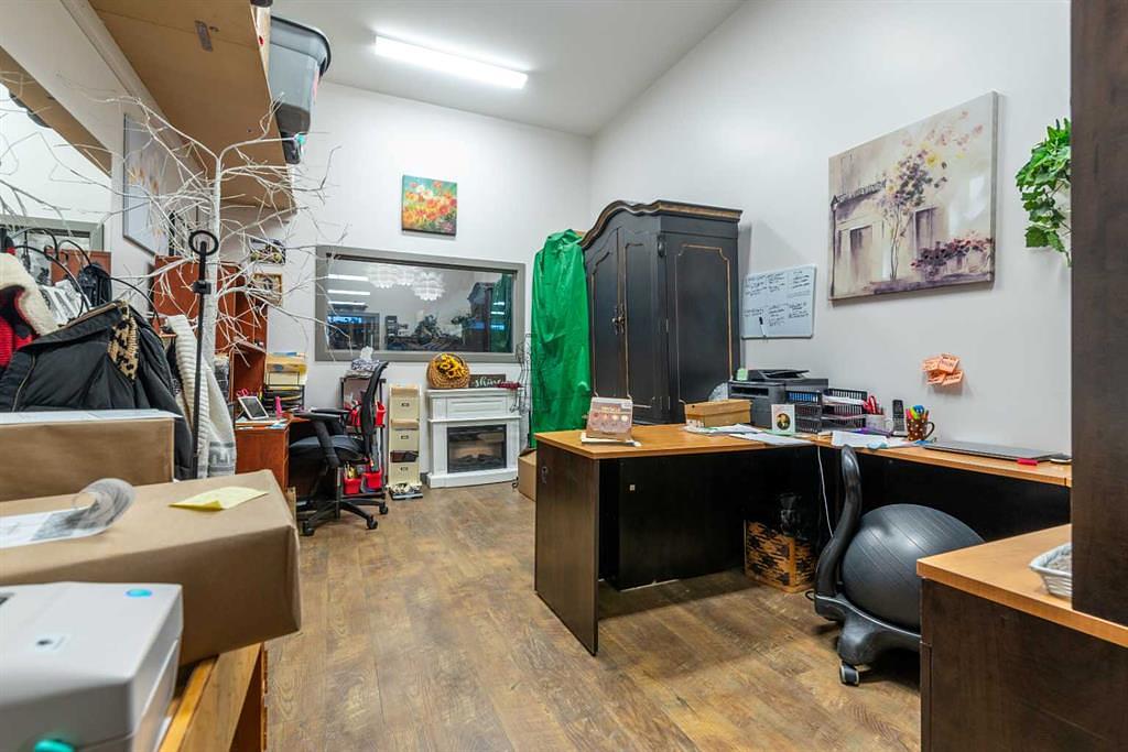 4305 57 Avenue, Lloydminster, AB